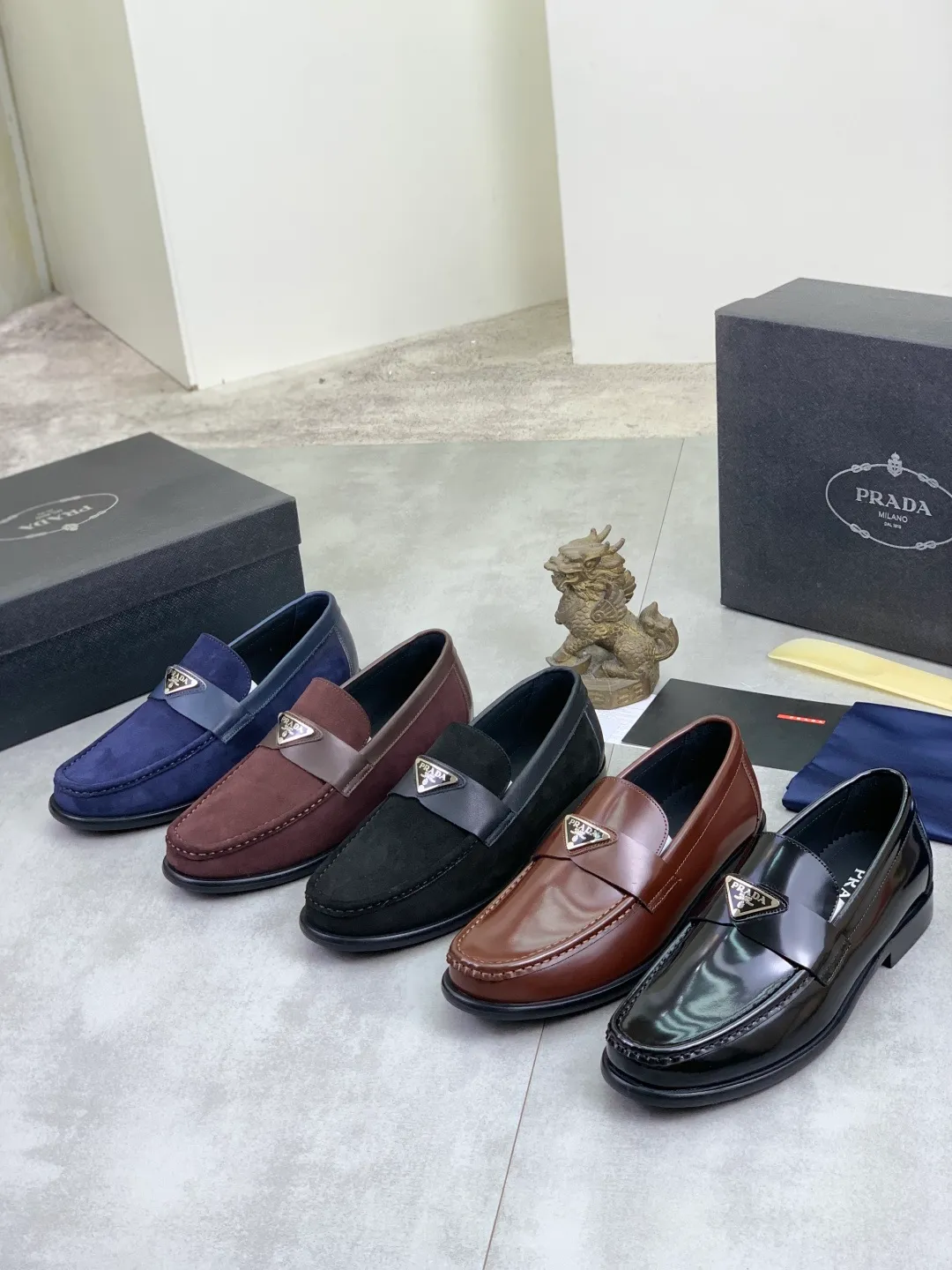 Men's men's shoes P560 new style 💰 💎💎💎 water-dyed cow lining original order quality PRADA —🆘.Prada original order purchasing, high-end business leather shoes, fabric: imported from Italy calfskin ➕ water-dyed cow lining / cowhide lining ➕ special original outsole, fine workmanship, real thing ^_^ Photographed 🎬size: 38-45